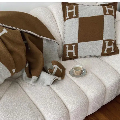 Luxury H Blanket